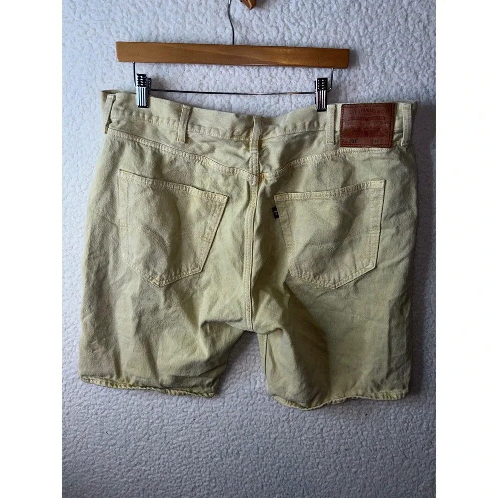 Levis‎ 501 Mens Yellow Denim Shorts Mushroom Tab Button Fly W40 L9 36512-0159